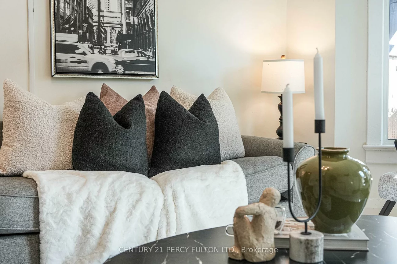 10, Redwood, Greenwood-Coxwell, Toronto