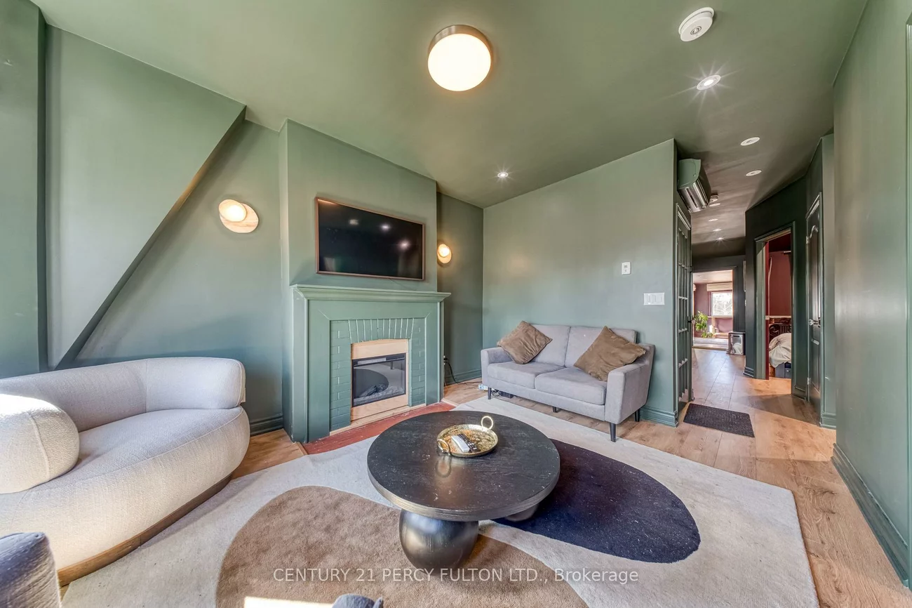 10, Redwood, Greenwood-Coxwell, Toronto