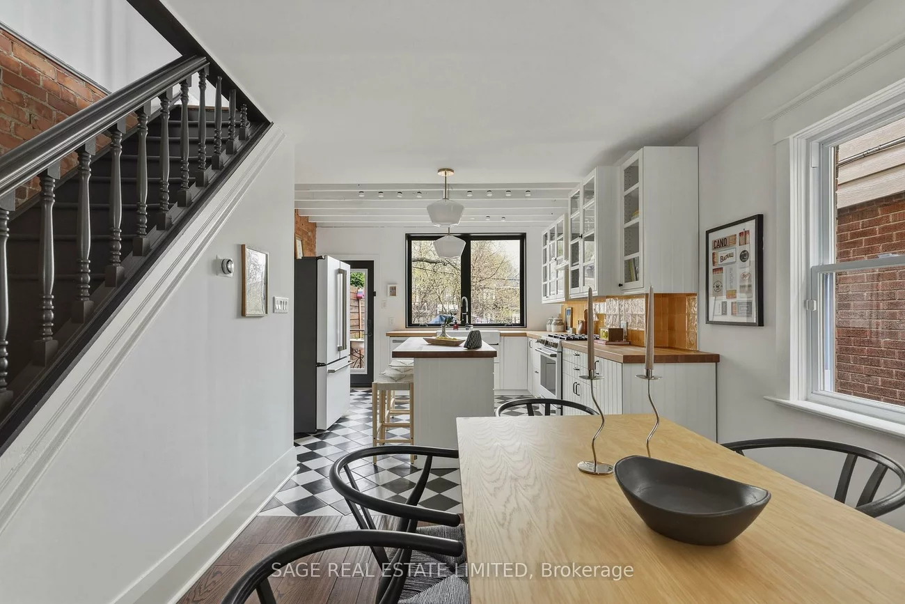 31, Glenmore, Woodbine Corridor, Toronto