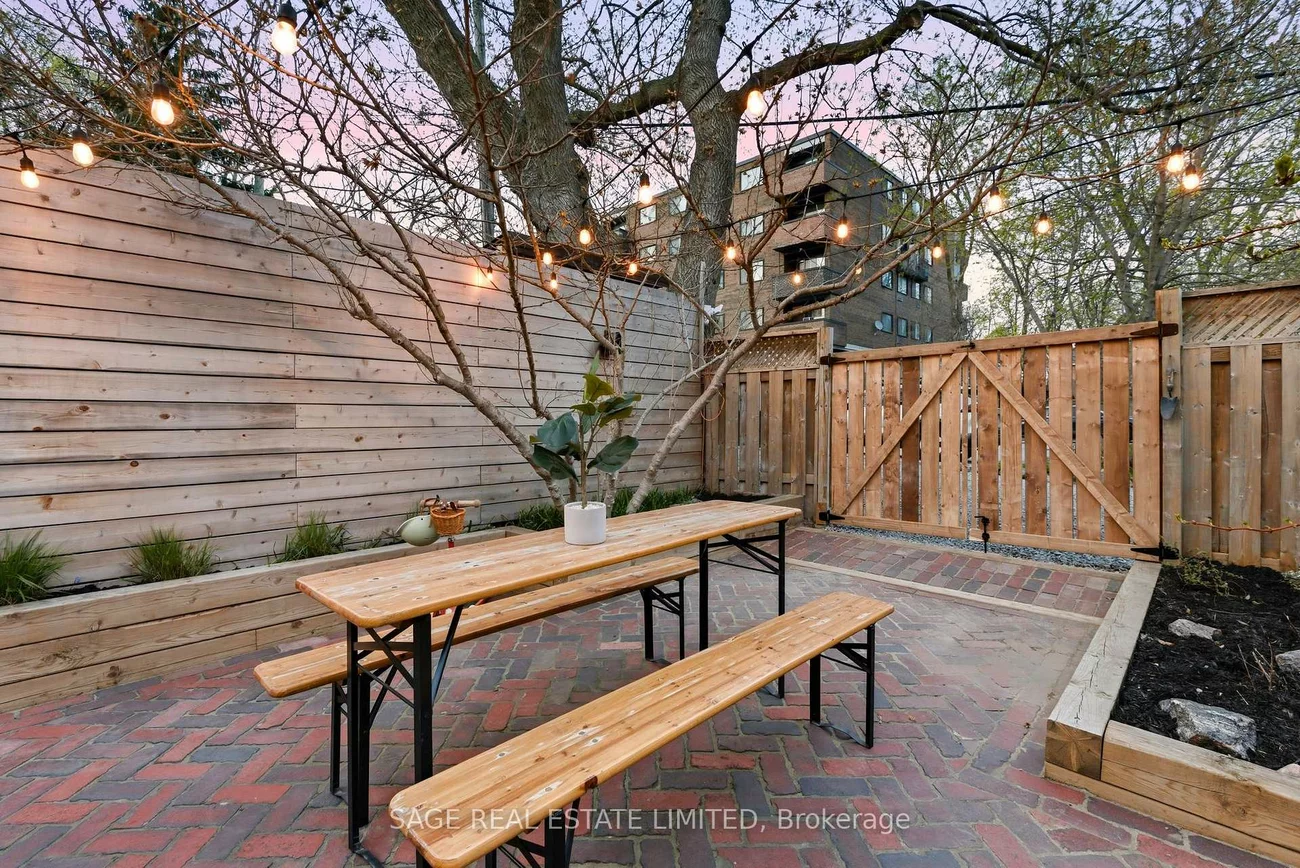 31, Glenmore, Woodbine Corridor, Toronto