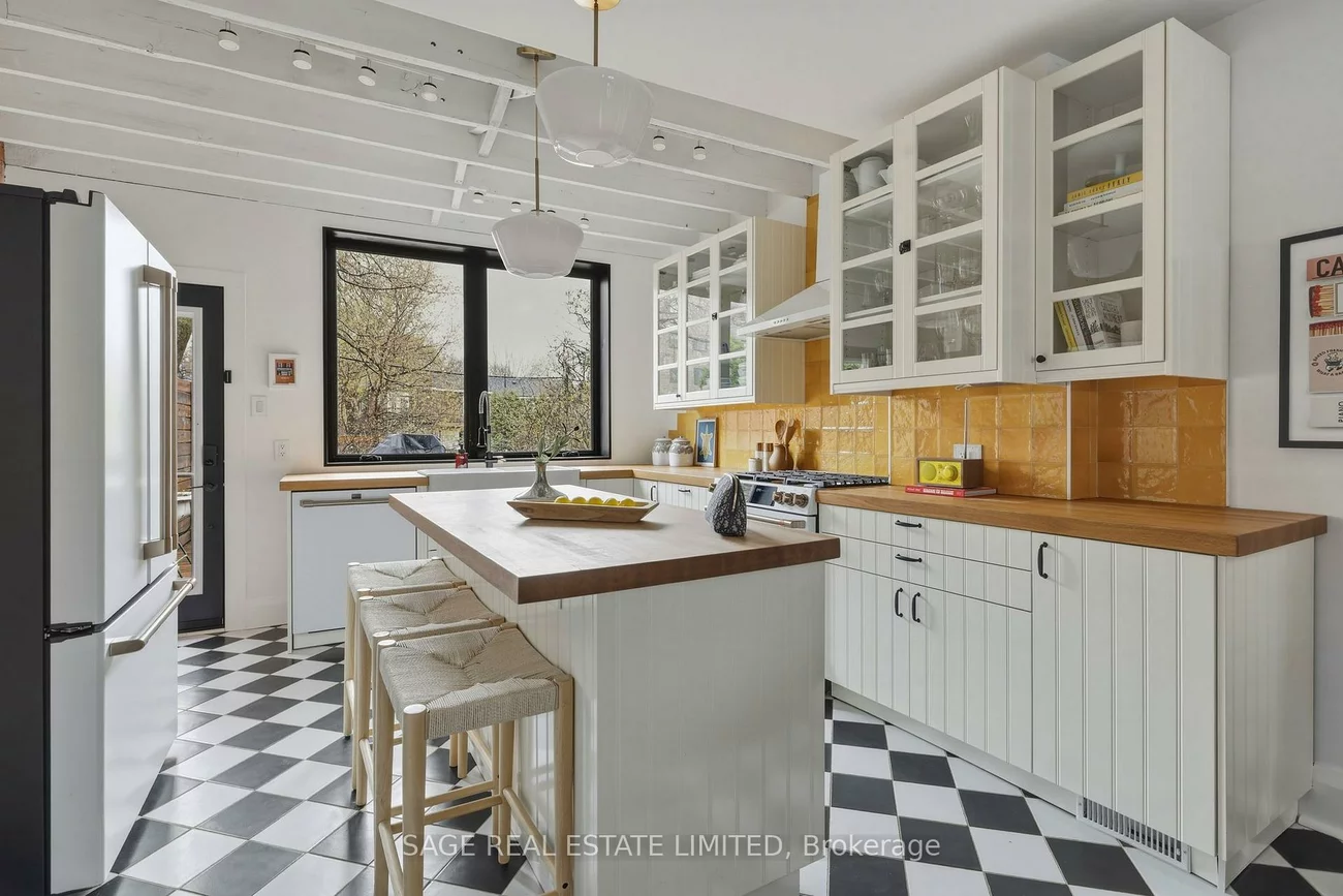 31, Glenmore, Woodbine Corridor, Toronto