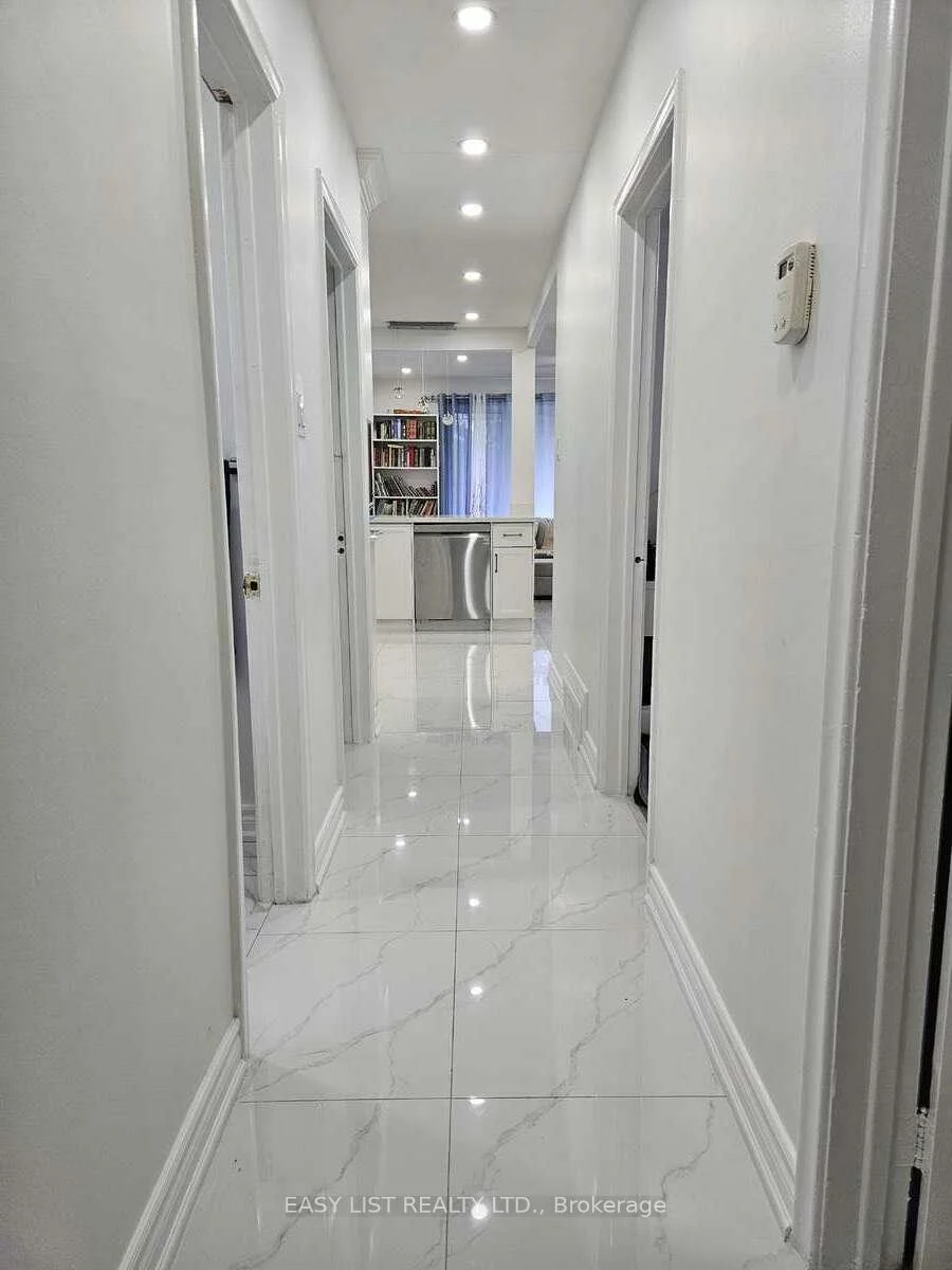 15, Barnes, Woburn, Toronto