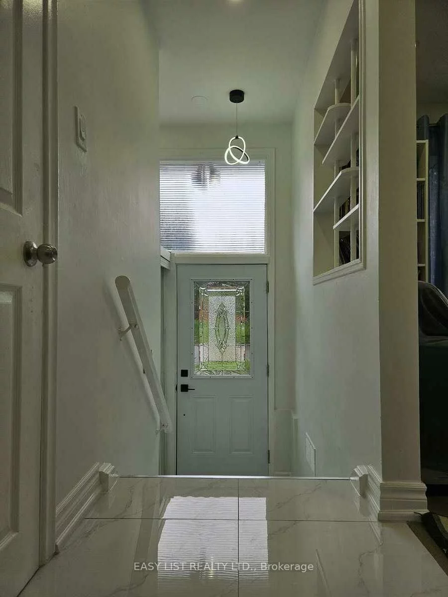 15, Barnes, Woburn, Toronto