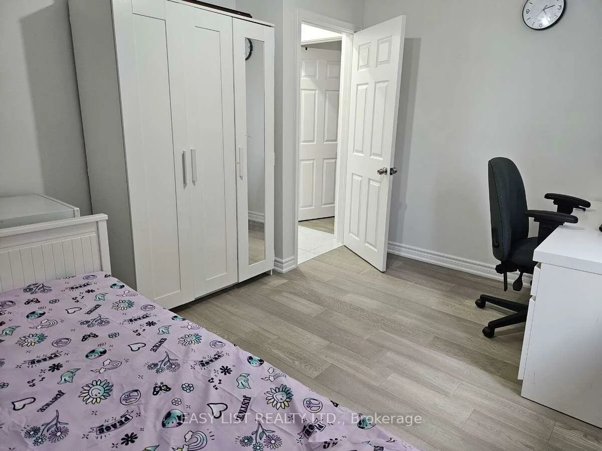 15, Barnes, Woburn, Toronto