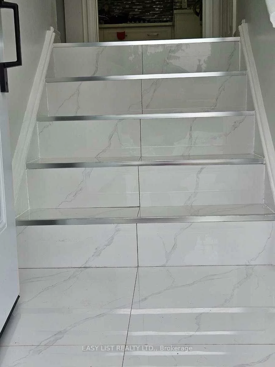 15, Barnes, Woburn, Toronto