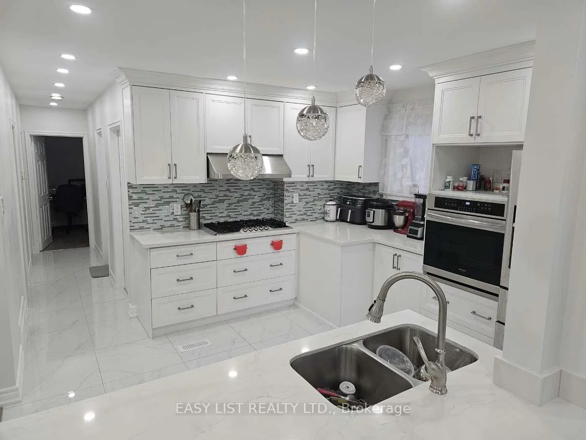 15, Barnes, Woburn, Toronto