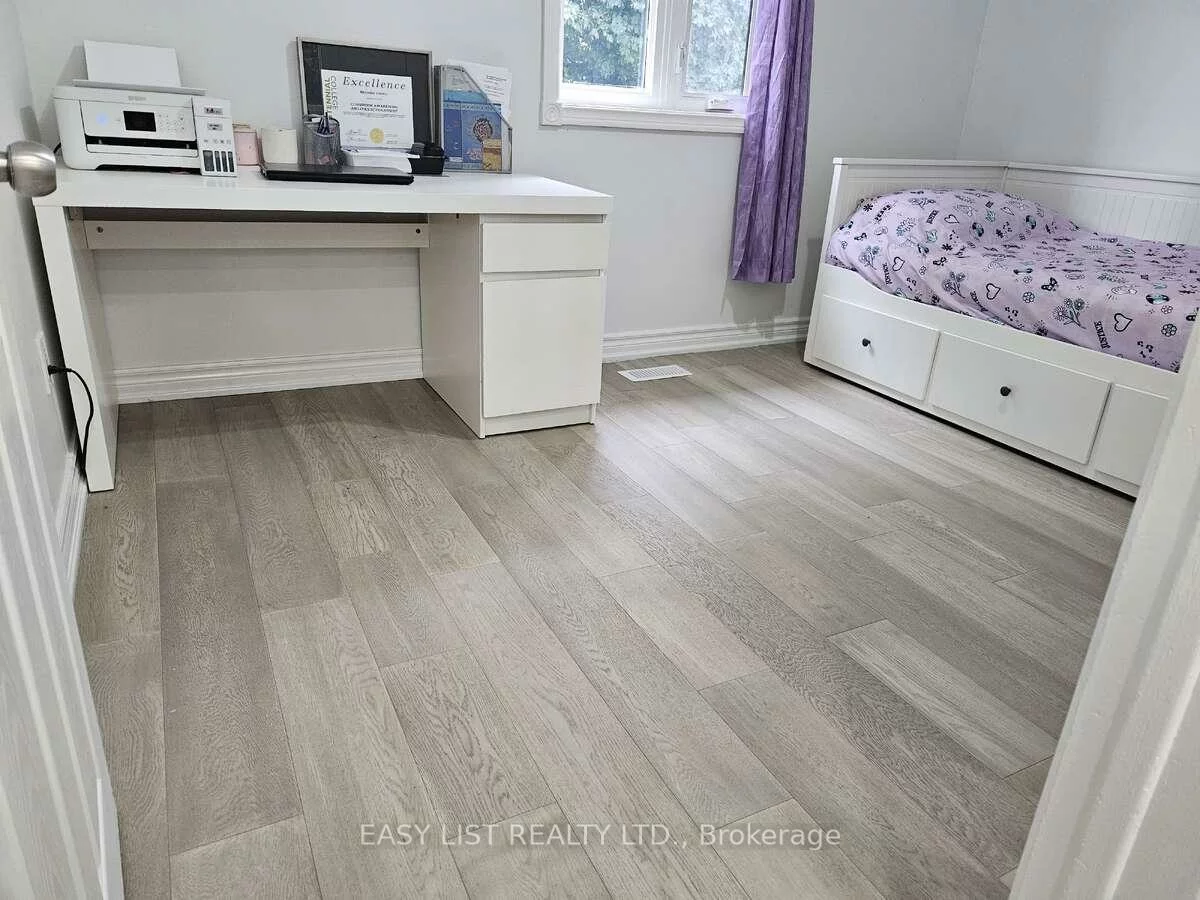 15, Barnes, Woburn, Toronto