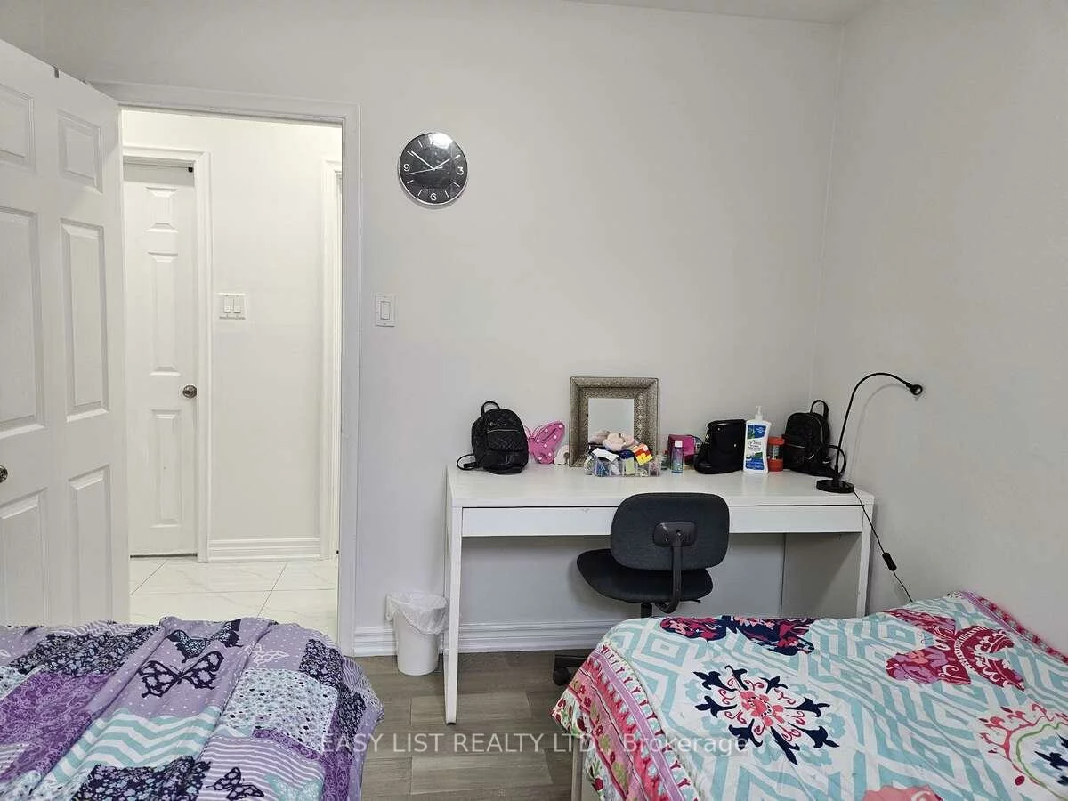 15, Barnes, Woburn, Toronto