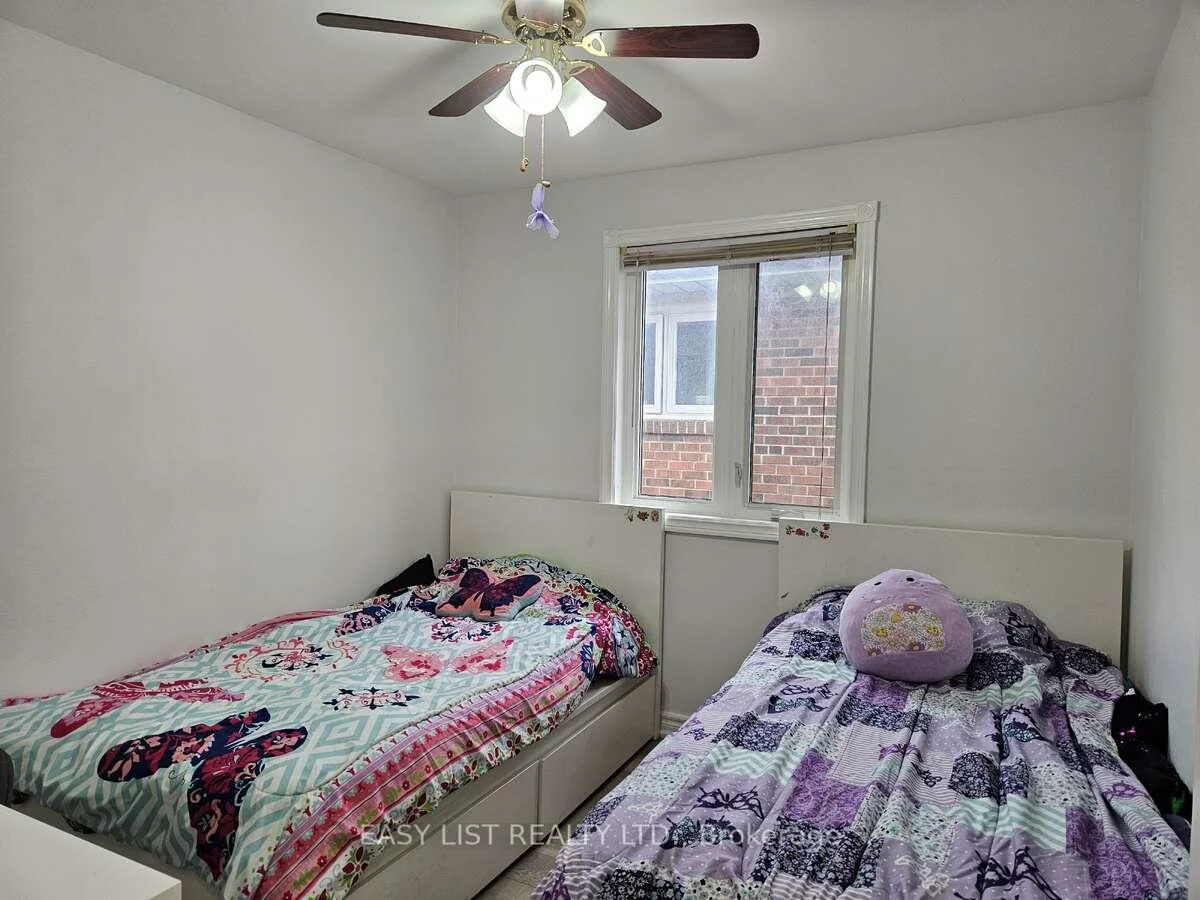 15, Barnes, Woburn, Toronto