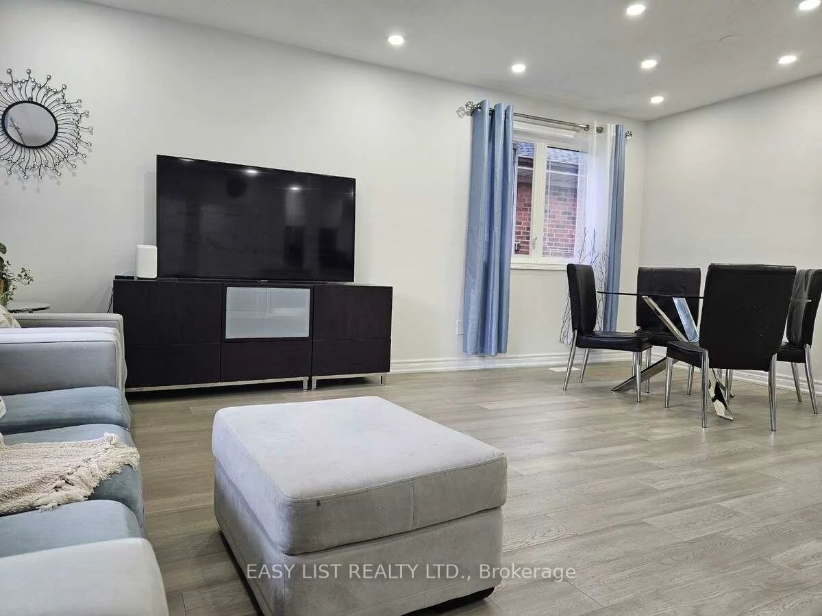 15, Barnes, Woburn, Toronto