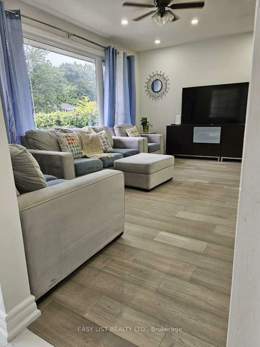 15, Barnes, Woburn, Toronto