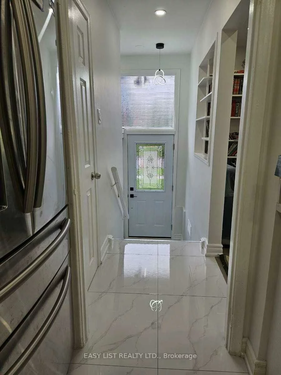 15, Barnes, Woburn, Toronto