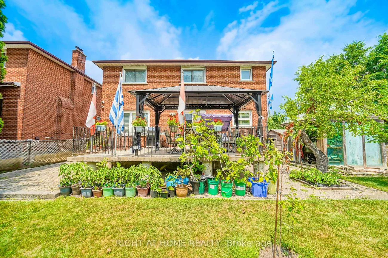 2, Lapworth, Steeles, Toronto