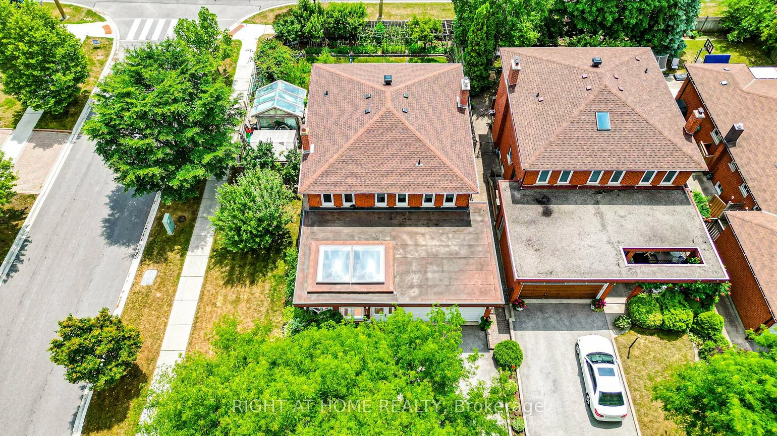 2, Lapworth, Steeles, Toronto