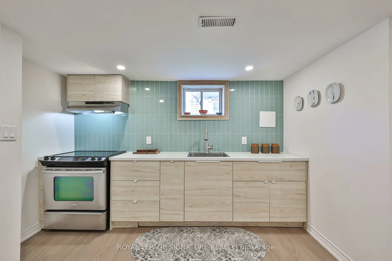71, South Bonnington, Birchcliffe-Cliffside, Toronto