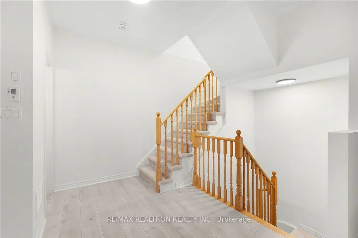 8, Eaton Park, L'Amoreaux, Toronto