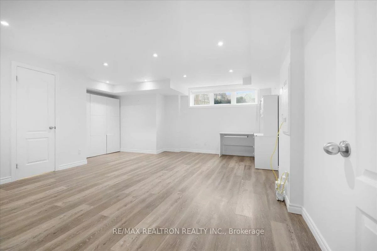 8, Eaton Park, L'Amoreaux, Toronto