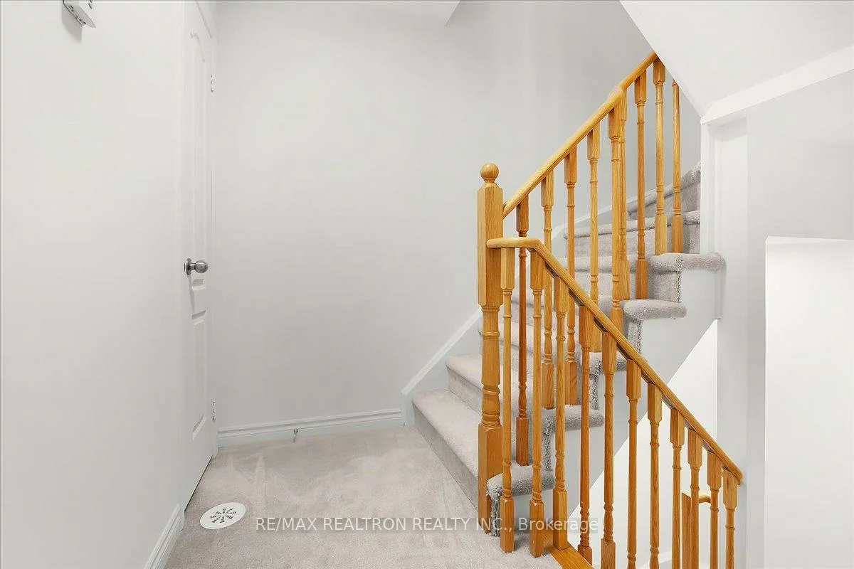 8, Eaton Park, L'Amoreaux, Toronto