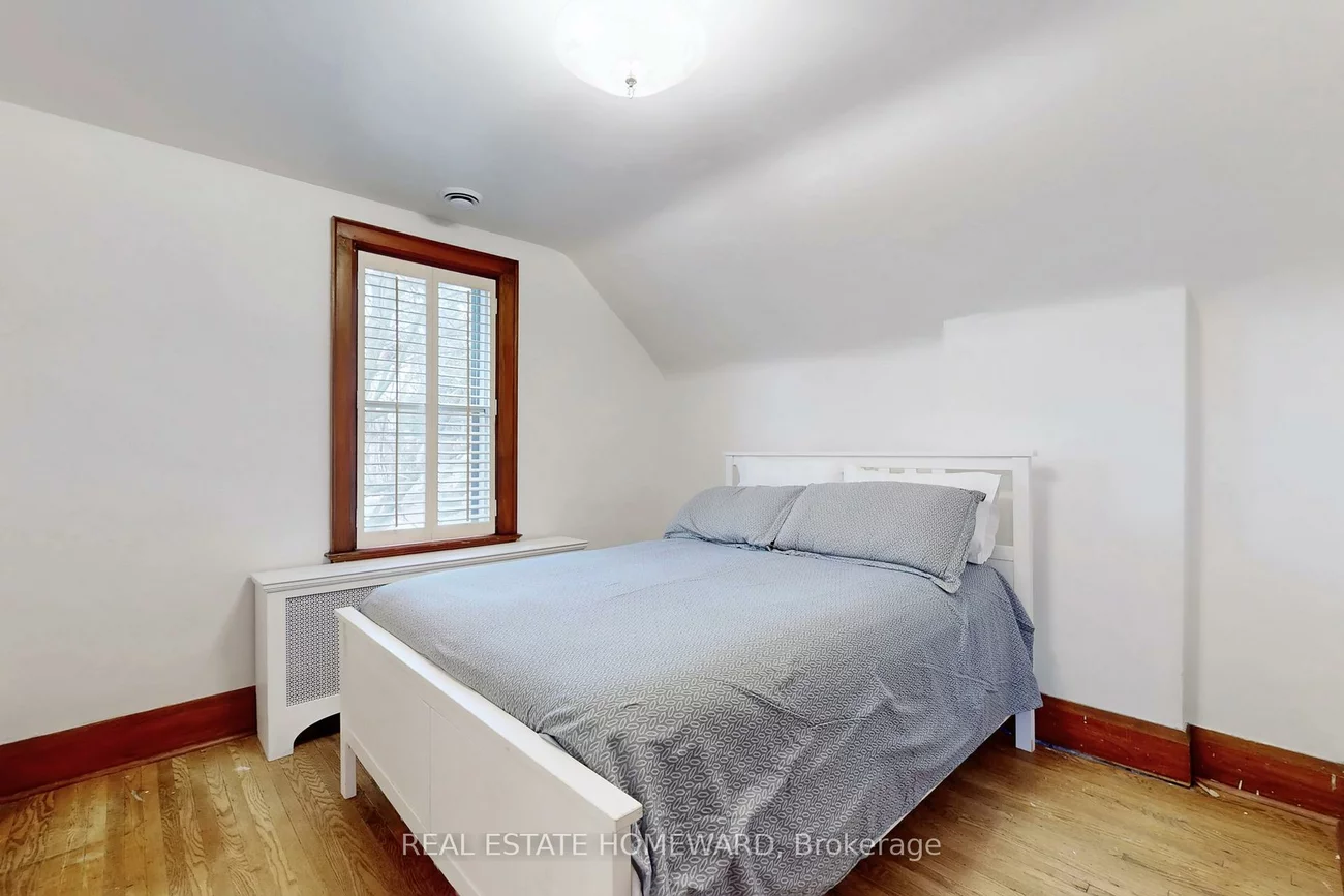 106, Dawes, Crescent Town, Toronto