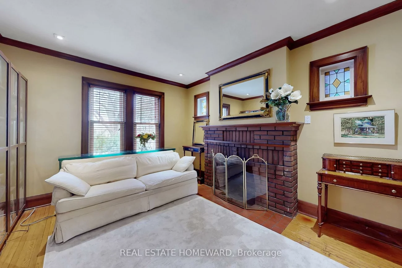 106, Dawes, Crescent Town, Toronto