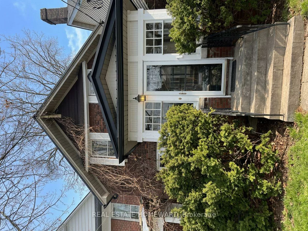 106, Dawes, Crescent Town, Toronto