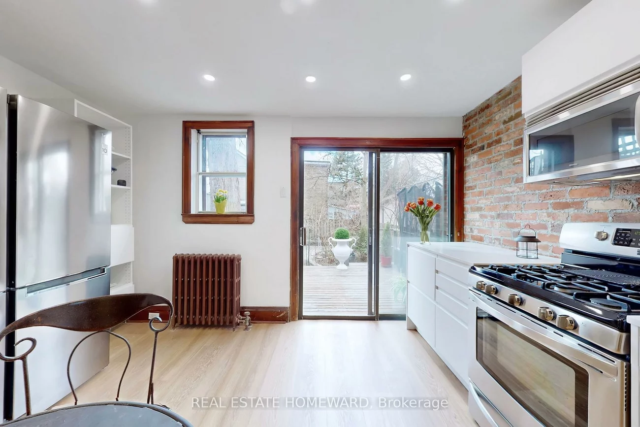 106, Dawes, Crescent Town, Toronto