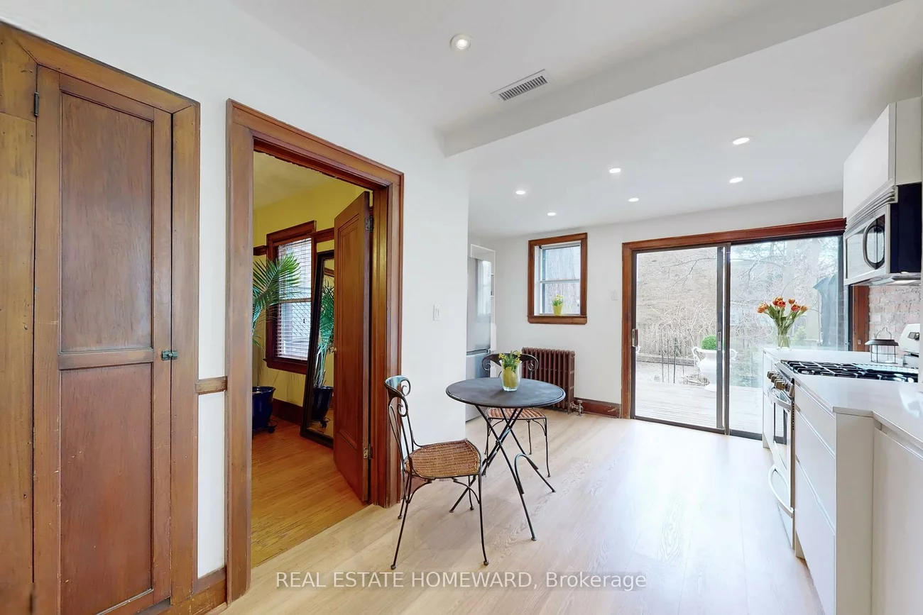 106, Dawes, Crescent Town, Toronto