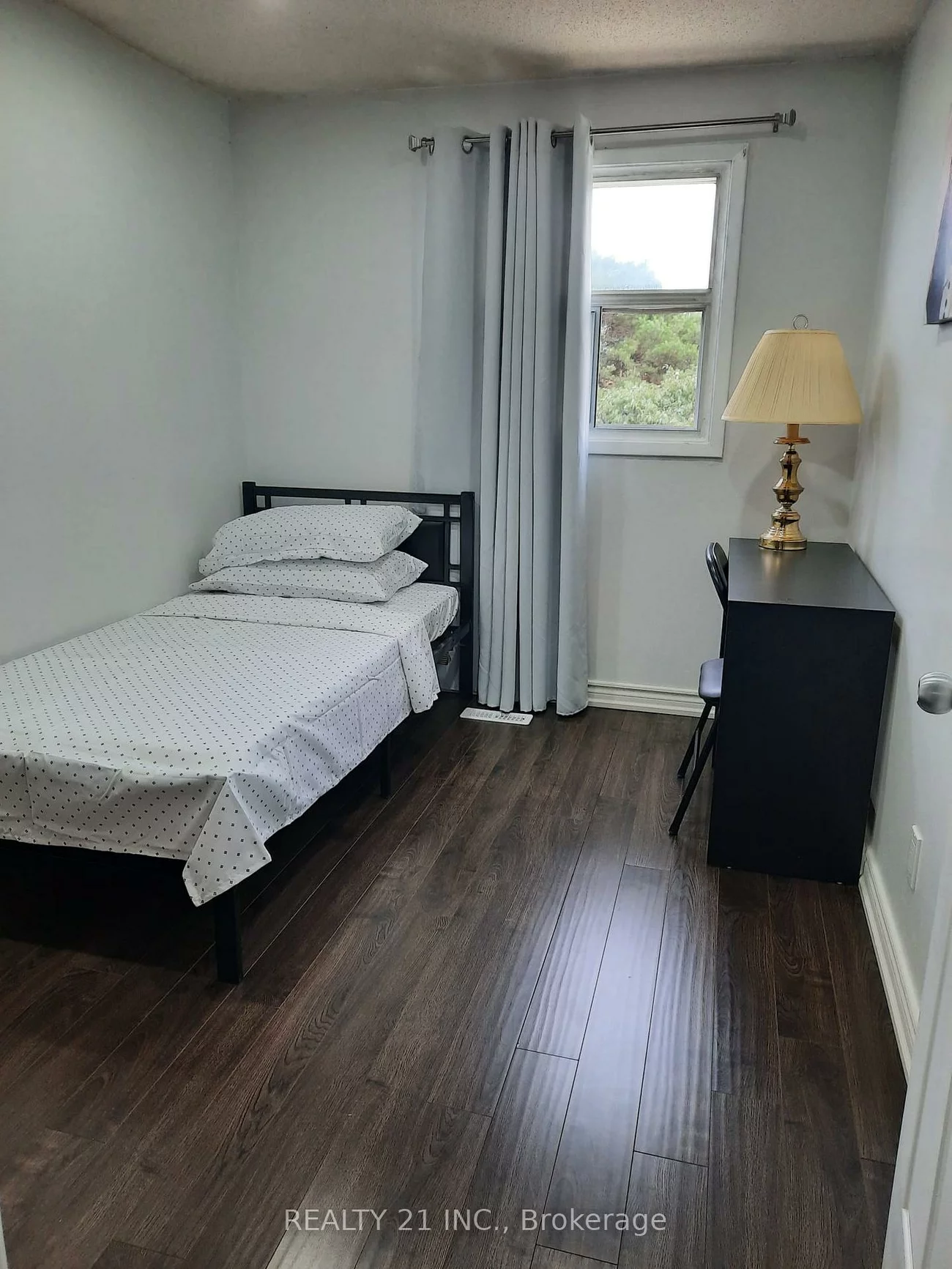 55, Shepmore, Malvern, Toronto