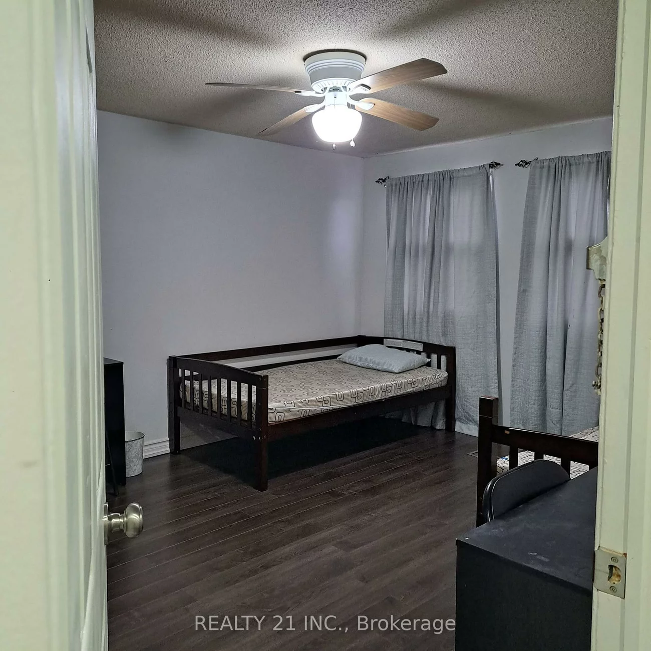 55, Shepmore, Malvern, Toronto