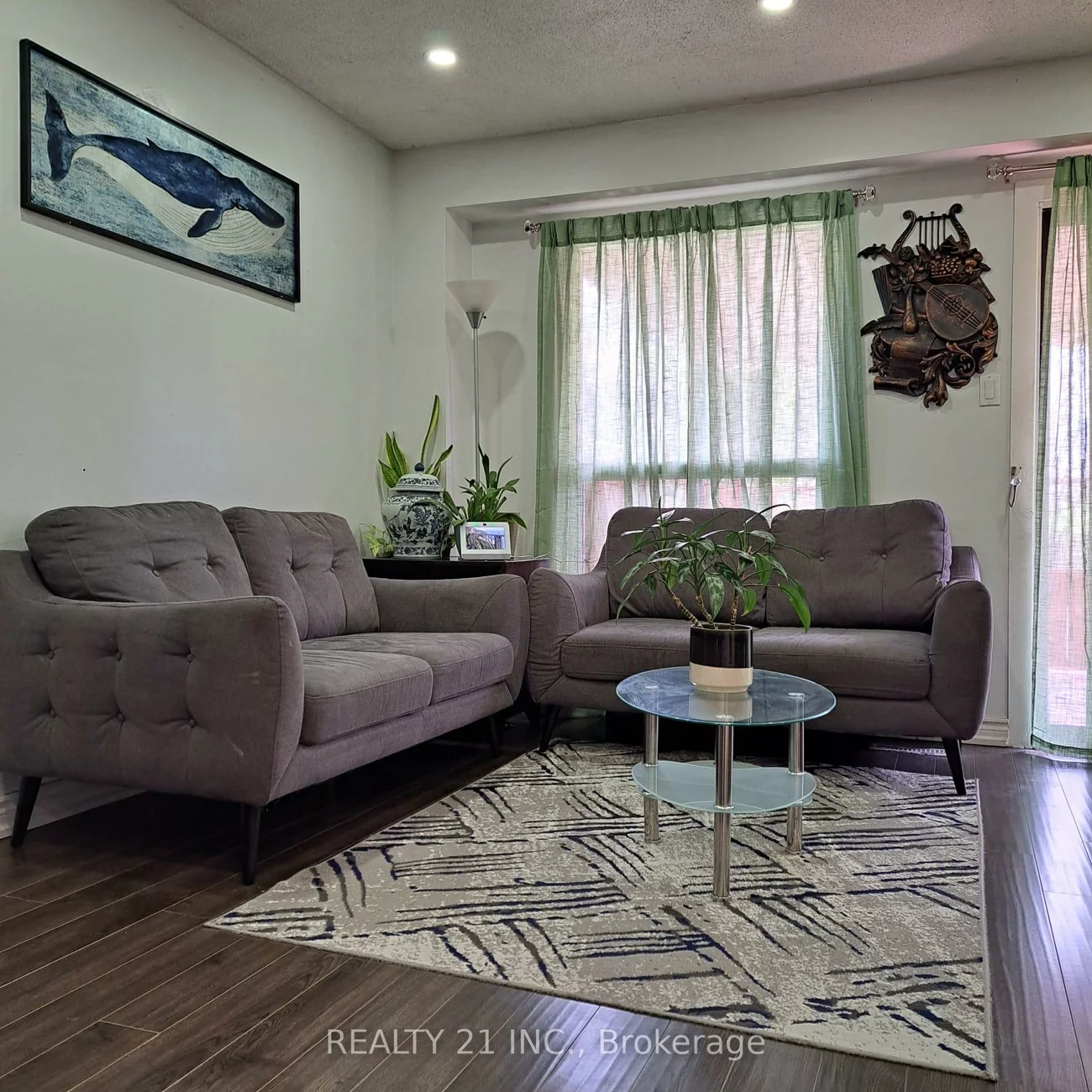 55, Shepmore, Malvern, Toronto