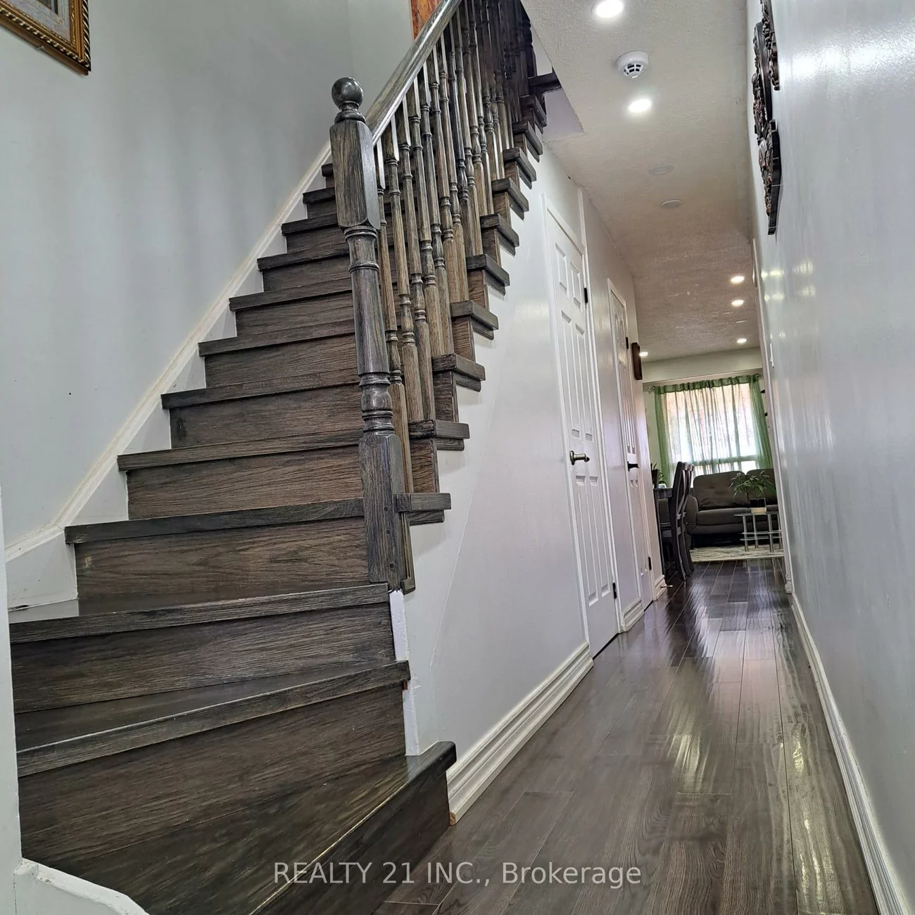 55, Shepmore, Malvern, Toronto