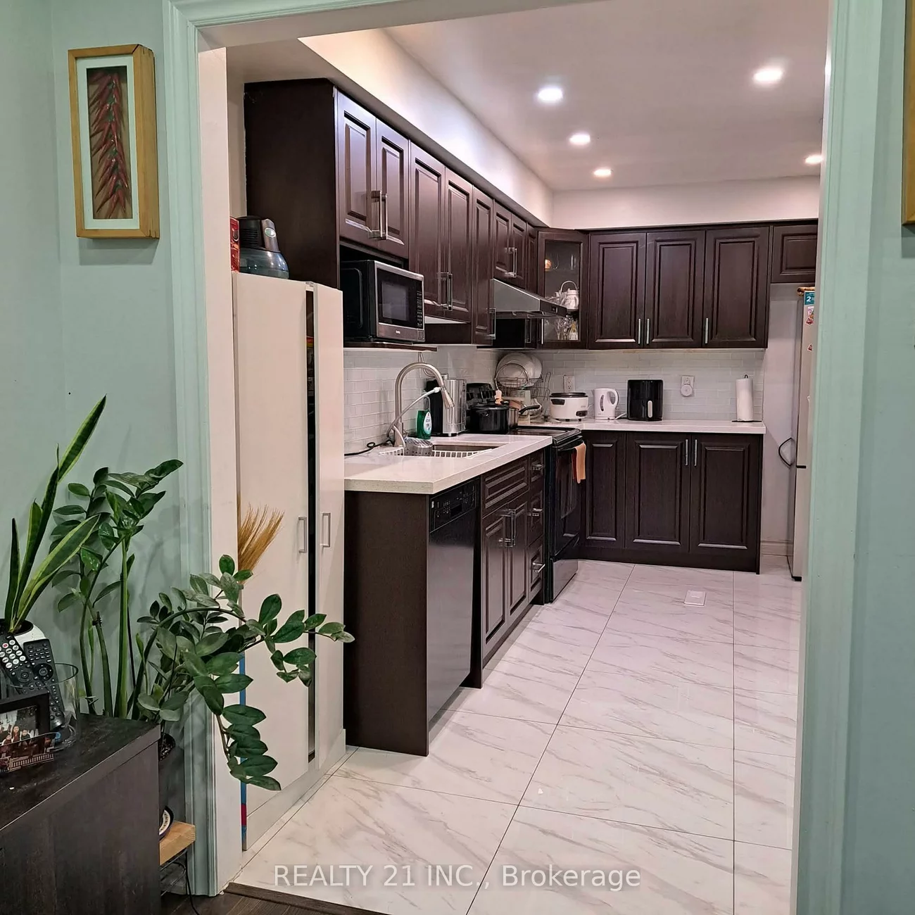 55, Shepmore, Malvern, Toronto