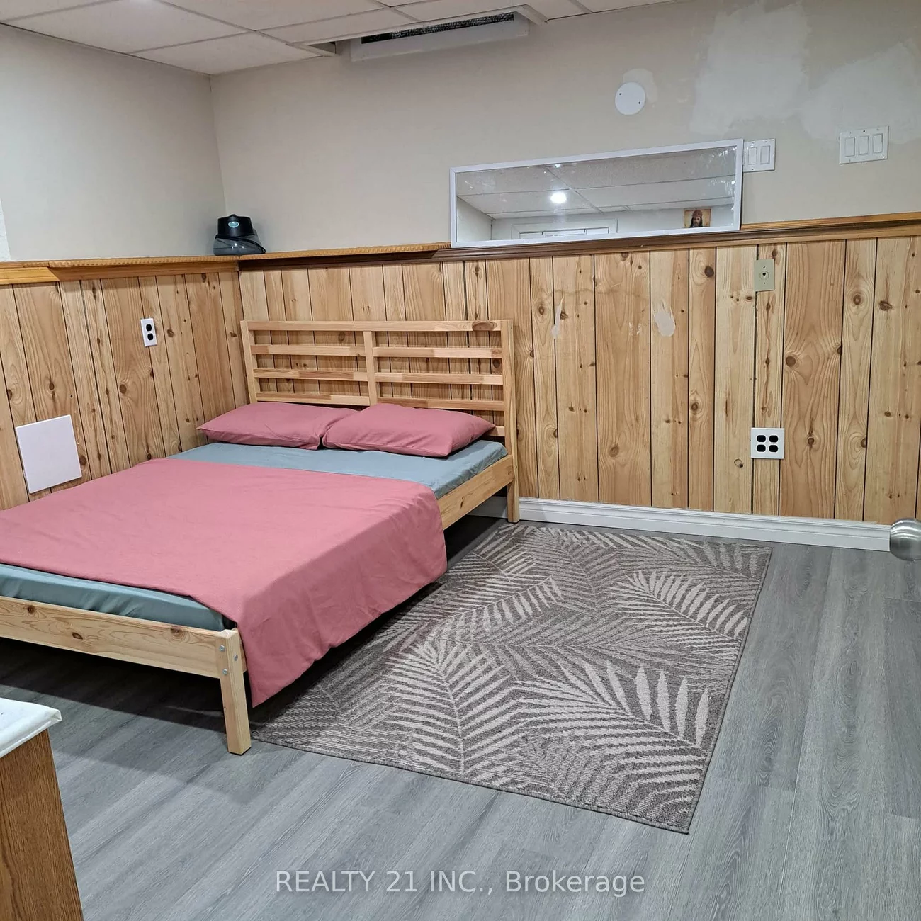 55, Shepmore, Malvern, Toronto