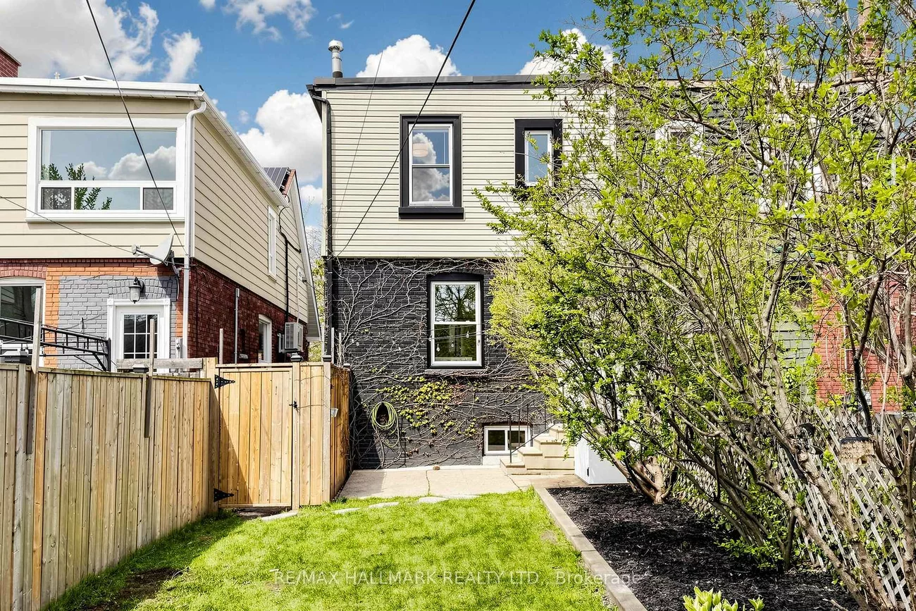 301, Wolverleigh, Danforth, Toronto