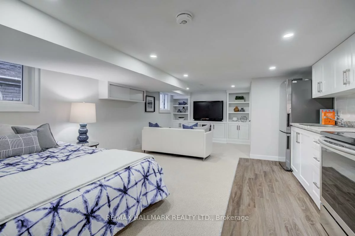 301, Wolverleigh, Danforth, Toronto