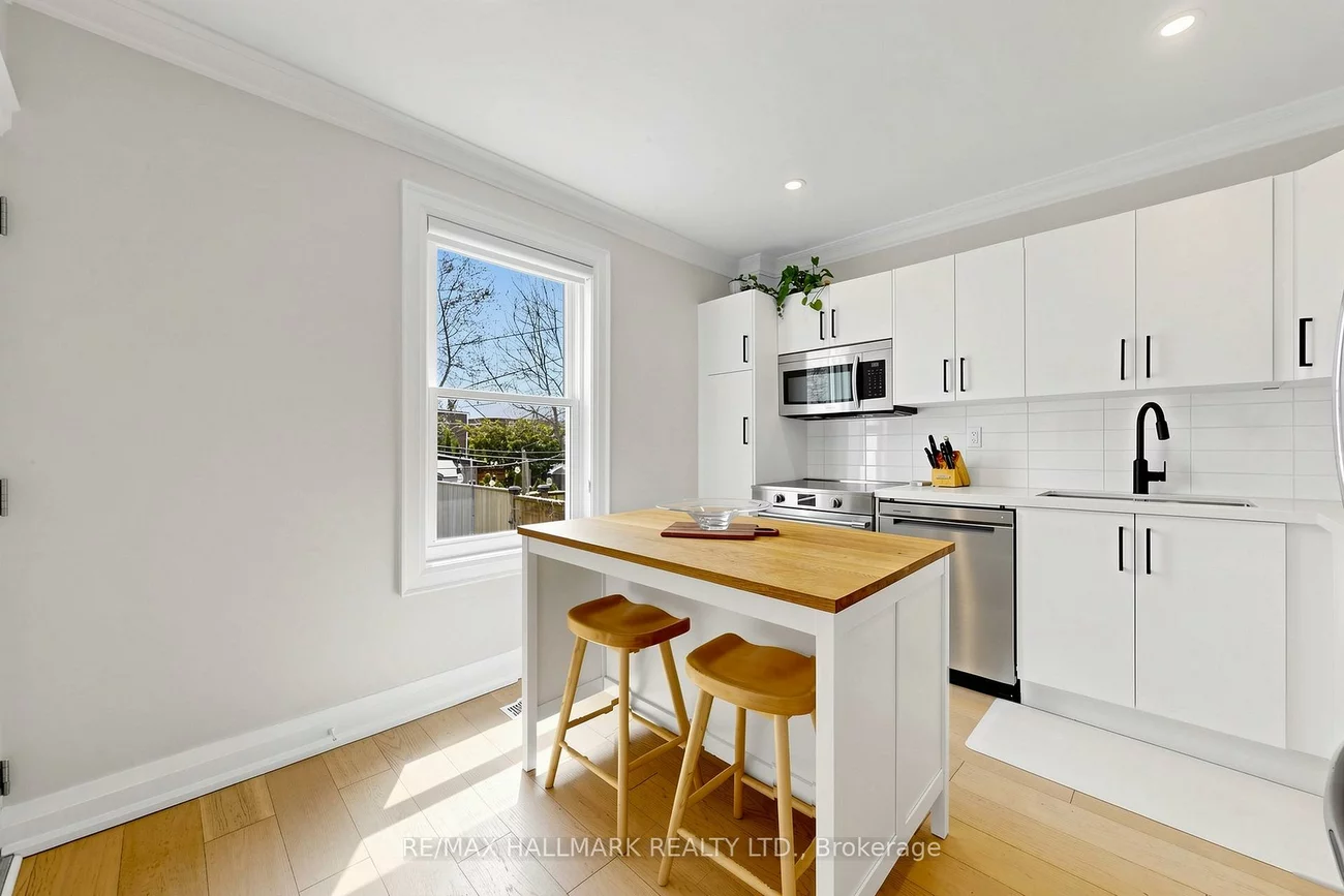 301, Wolverleigh, Danforth, Toronto