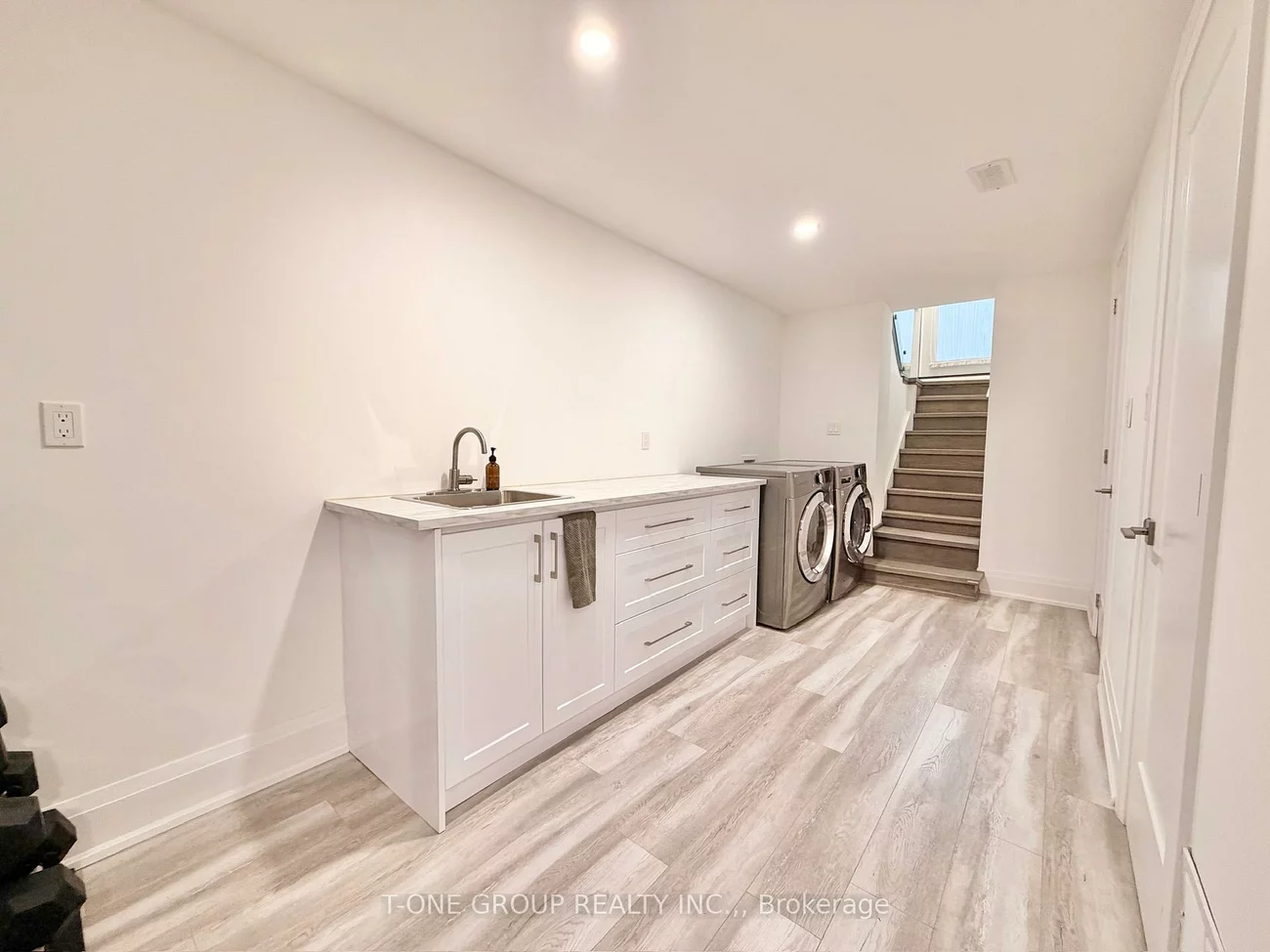 173, Drayton, Woodbine Corridor, Toronto
