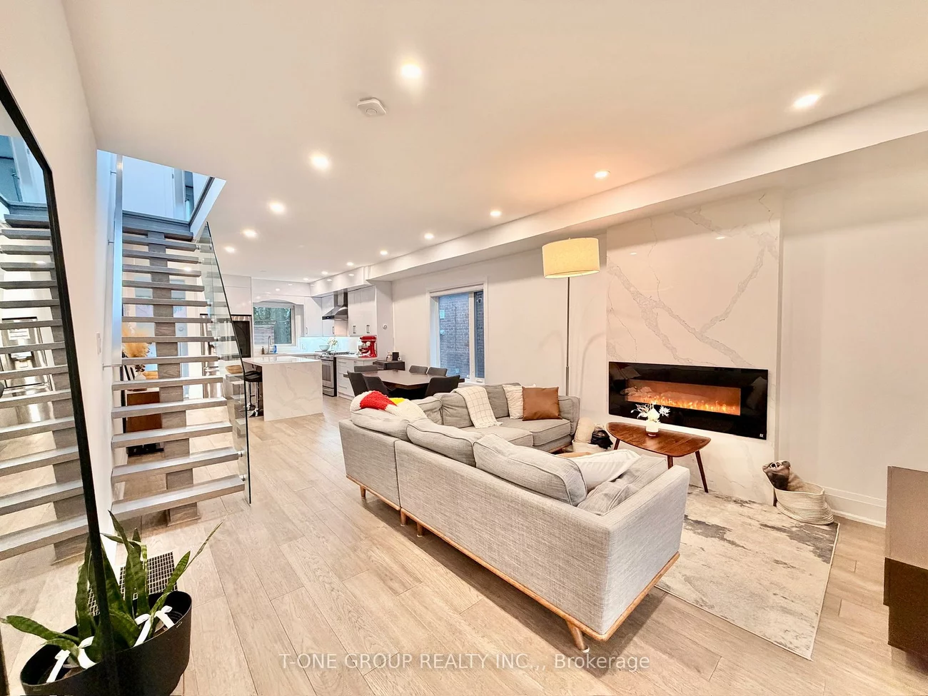173, Drayton, Woodbine Corridor, Toronto