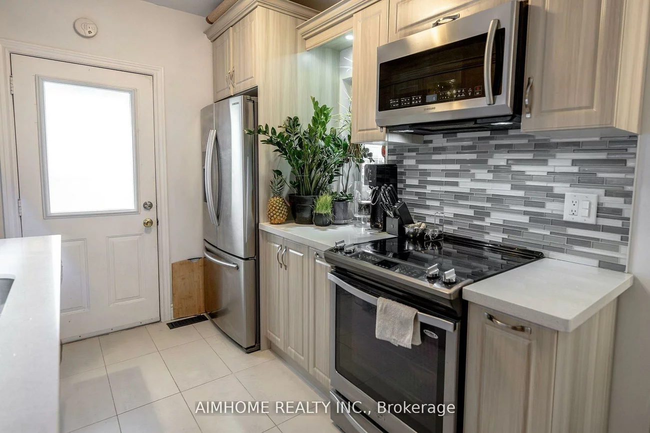 266, Coleridge, Woodbine-Lumsden, Toronto