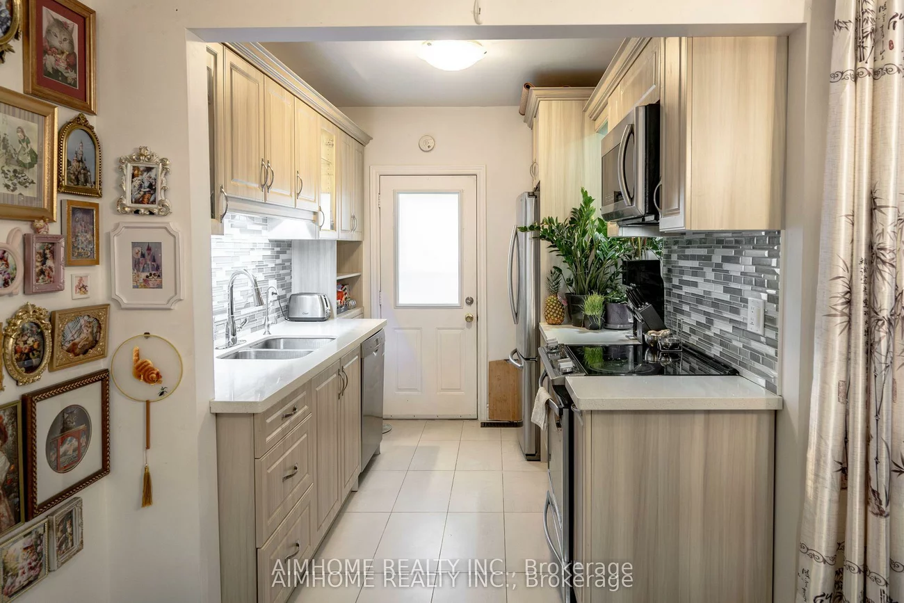 266, Coleridge, Woodbine-Lumsden, Toronto