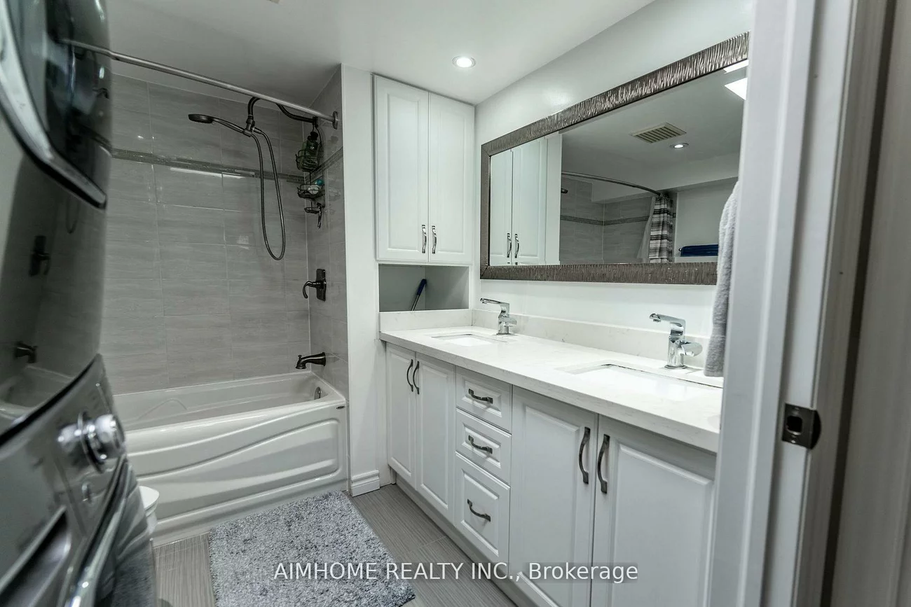 266, Coleridge, Woodbine-Lumsden, Toronto