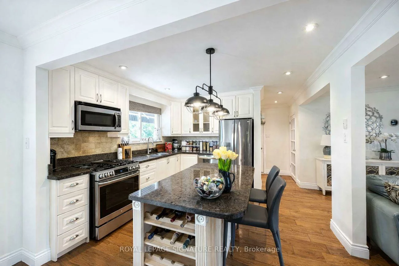 105, Catalina, Guildwood, Toronto