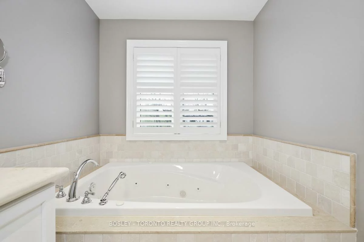 55, Gradwell, Cliffcrest, Toronto
