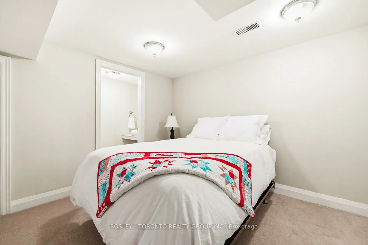 55, Gradwell, Cliffcrest, Toronto