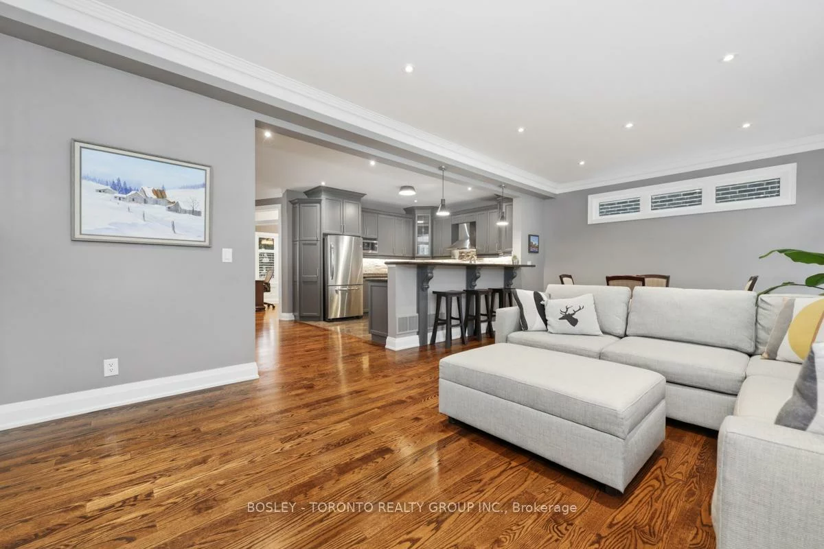 55, Gradwell, Cliffcrest, Toronto