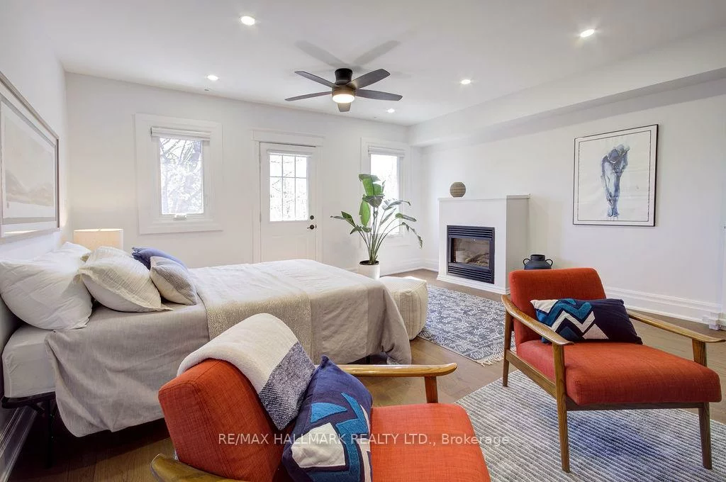 39, Dixon, The Beaches, Toronto