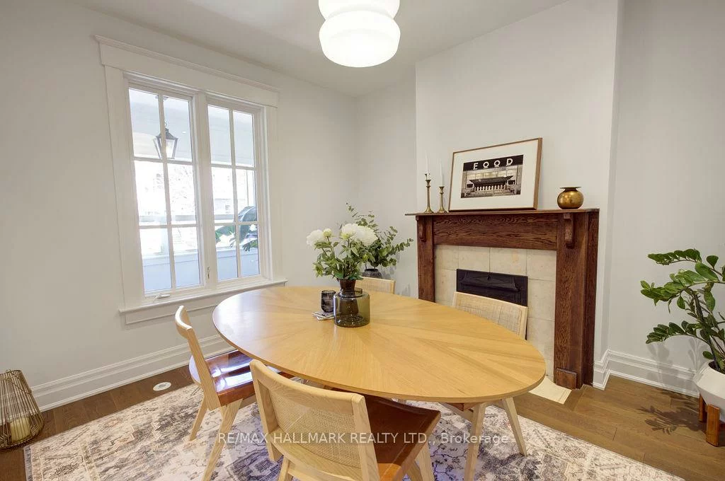39, Dixon, The Beaches, Toronto