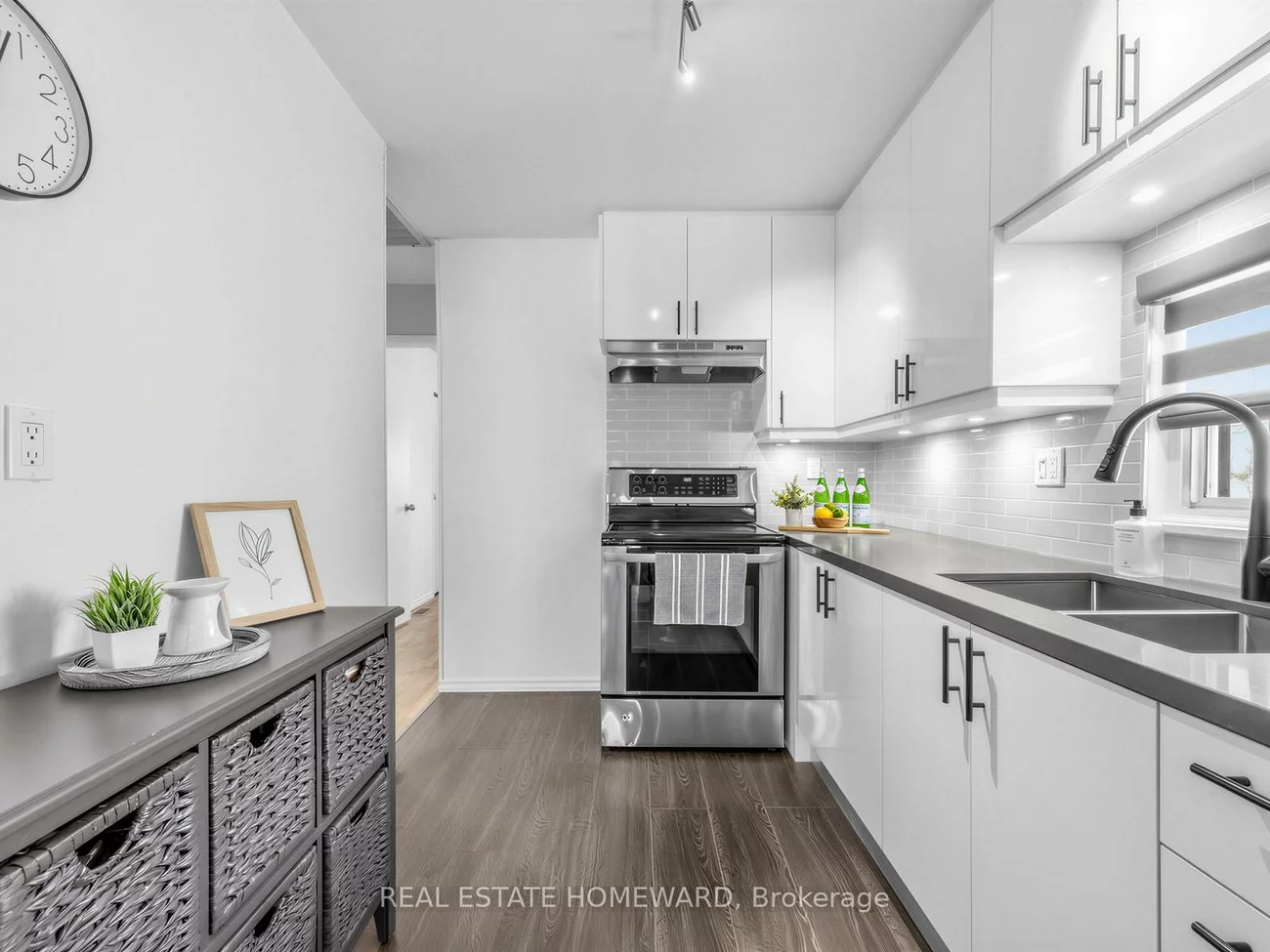 44, Westbourne, Clairlea-Birchmount, Toronto