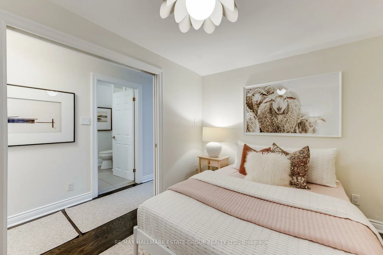 203, Rhodes, Greenwood-Coxwell, Toronto