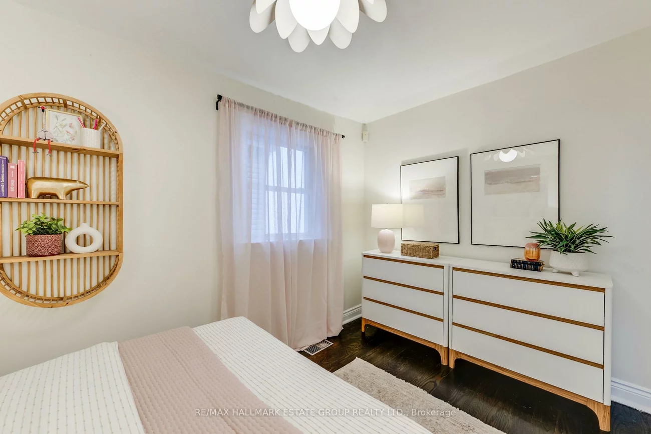 203, Rhodes, Greenwood-Coxwell, Toronto